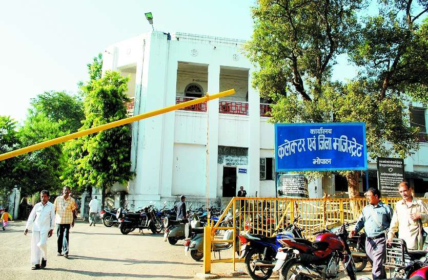 रायफल बनवा रहे शौकिया लोग, पिस्टल स्टेटस सिंबल रायफल बनवा रहे शौकिया लोग, पिस्टल स्टेटस सिंबल