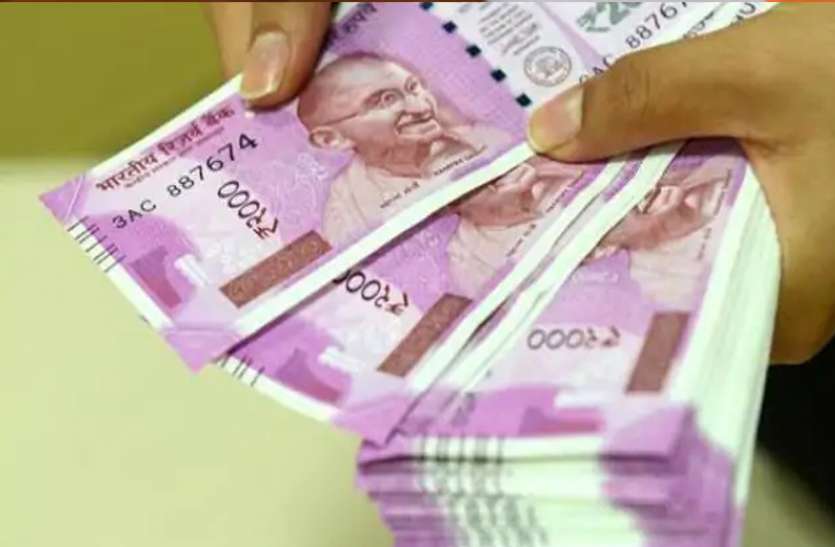 emi-salary-pension 1 अगस्त से बड़ा बदलाव: वेतन, पेंशन और EMI के लिए लागू होंगे नए नियम, आप पर पड़ेगा सीधा असर