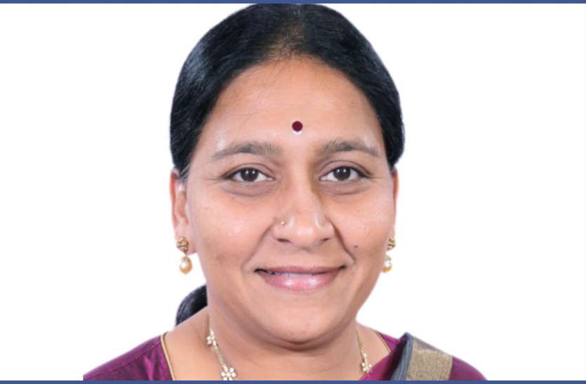 m_kavita.jpg वोट के लिए मतदाताओं को पैसे बांटे, अदालत ने सुनाई 6 महीने कारावास की सजा