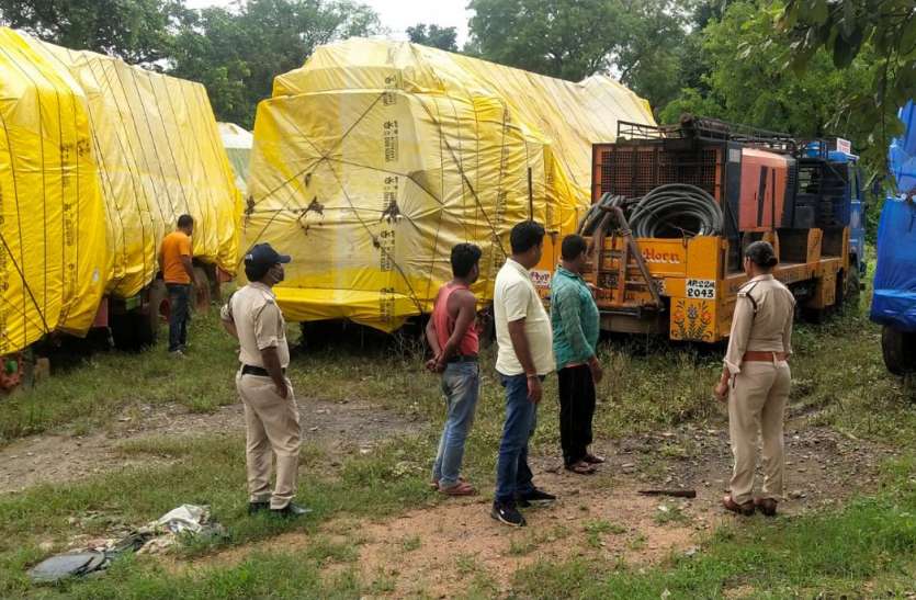 Stolen goods recovered with the help of auto driver ऑटो चालक की मदद से चोरी का सामान बरामद
