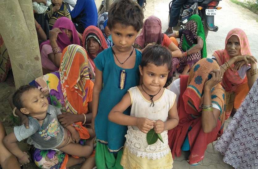 विवाहिता की संदिग्धावस्था में मौत, घर के बाहर मिला शव विवाहिता की संदिग्धावस्था में मौत, घर के बाहर मिला शव