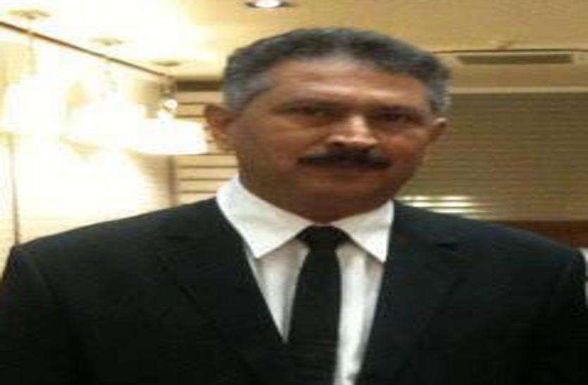 कपड़ा व्यापारियों से धोखाधड़ी करने वालों पर एसआईटी का शिकंजा कपड़ा व्यापारियों से धोखाधड़ी करने वालों पर एसआईटी का शिकंजा
