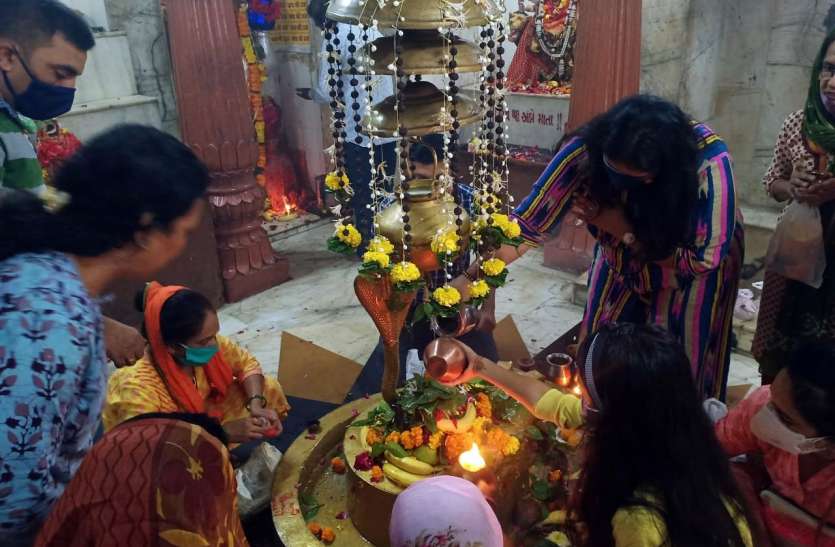 SHARAWAN MAS: पहले सोमवार पर निखरी शिवभक्ति SHARAWAN MAS: पहले सोमवार पर निखरी शिवभक्ति