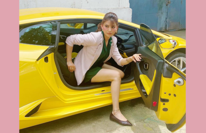 urvashi_rautela_car.png