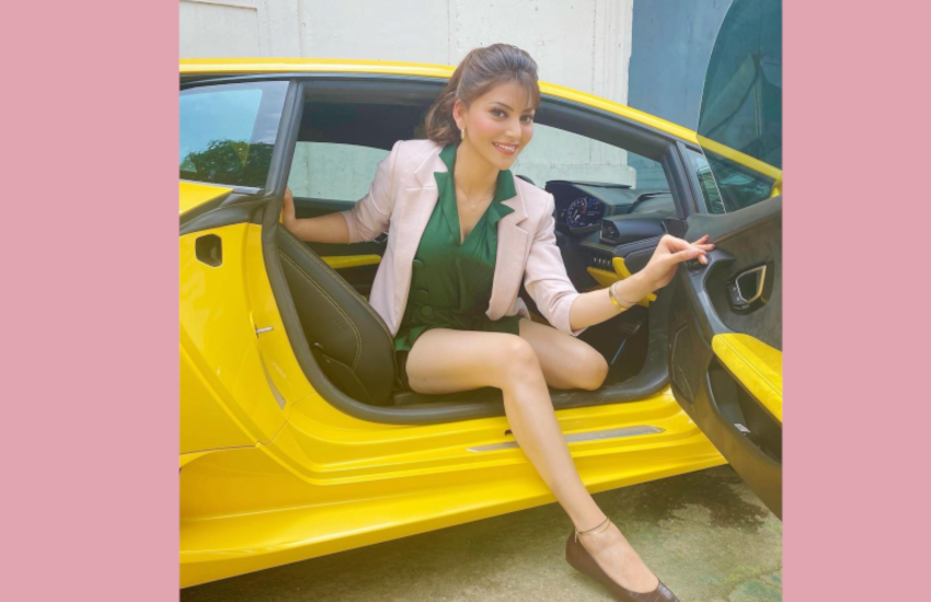 urvashi_rautela_car_photos.png