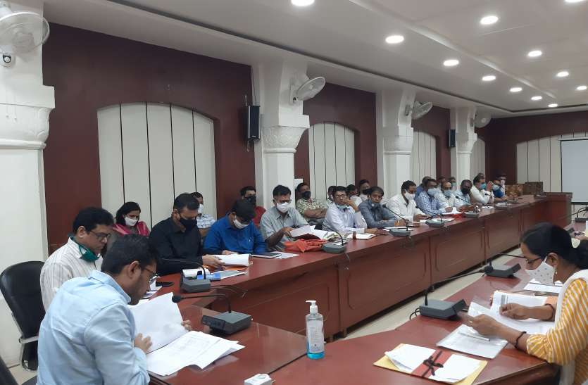 पात्र लोगों तक पहुंचाएं सरकारी योजनाएं- मेहता पात्र लोगों तक पहुंचाएं सरकारी योजनाएं- मेहता