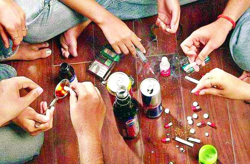 नशे पर पोर्टल से शिकंजा कसने की तैयारी, ऑनलाइन दर्ज होगी शिकायत नशे पर पोर्टल से शिकंजा कसने की तैयारी, ऑनलाइन दर्ज होगी शिकायत