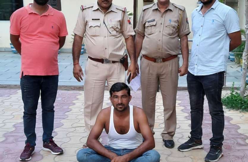 सोपू ग्रुप के नाम से गैंगस्टर का भाई बन धमकी देने के मामले में गिरफ्तार आरोपी रिमांड पर लिया सोपू ग्रुप के नाम से गैंगस्टर का भाई बन धमकी देने के मामले में गिरफ्तार आरोपी रिमांड पर लिया