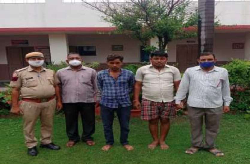 पुलिस से बचने के लिए खेत में लगाई छलांग, पुलिस ने दबोचा पुलिस से बचने के लिए खेत में लगाई छलांग, पुलिस ने दबोचा