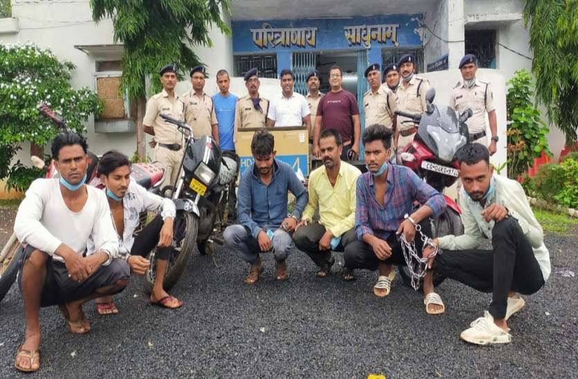चार जिलों में चोरी करने वाला चोर गिरोह चढ़ा पुलिस के हत्थे, जीजा चलाता था ट्रक, साले करता थे चोरी चार जिलों में चोरी करने वाला चोर गिरोह चढ़ा पुलिस के हत्थे, जीजा चलाता था ट्रक, साले करते थे चोरी
