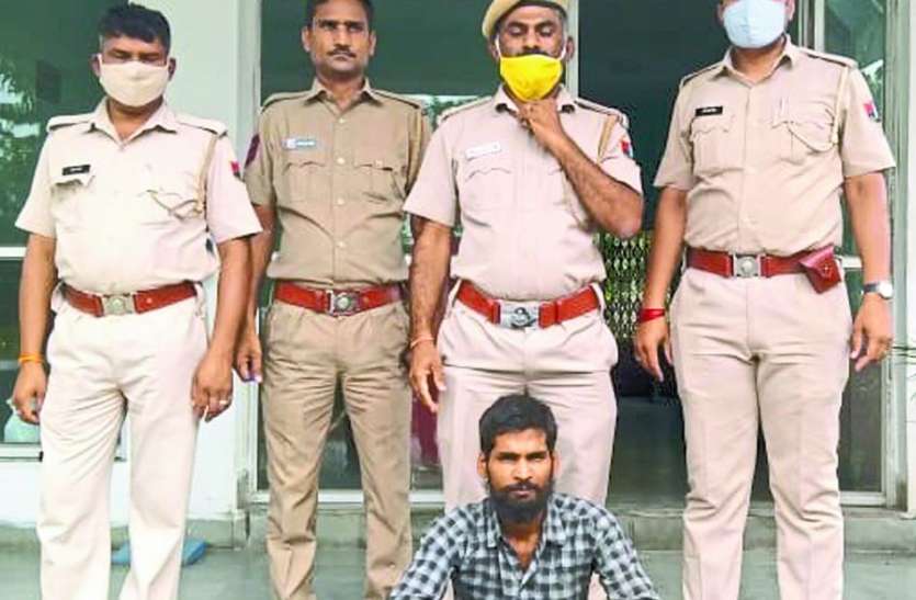 stealing and wasting money to fulfill his hobby चोरी करते और पैसे को अपना शौक पूरा करने में उड़ा देते