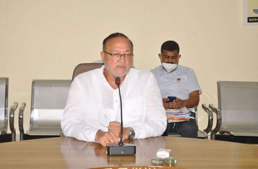 संविदा कर्मियों को नियमितिकरण करने की रिपोर्ट सरकार को भेजी, निर्णय अब केबिनेट करेगा संविदा कर्मियों को नियमितिकरण करने की रिपोर्ट सरकार को भेजी, निर्णय अब केबिनेट करेगा