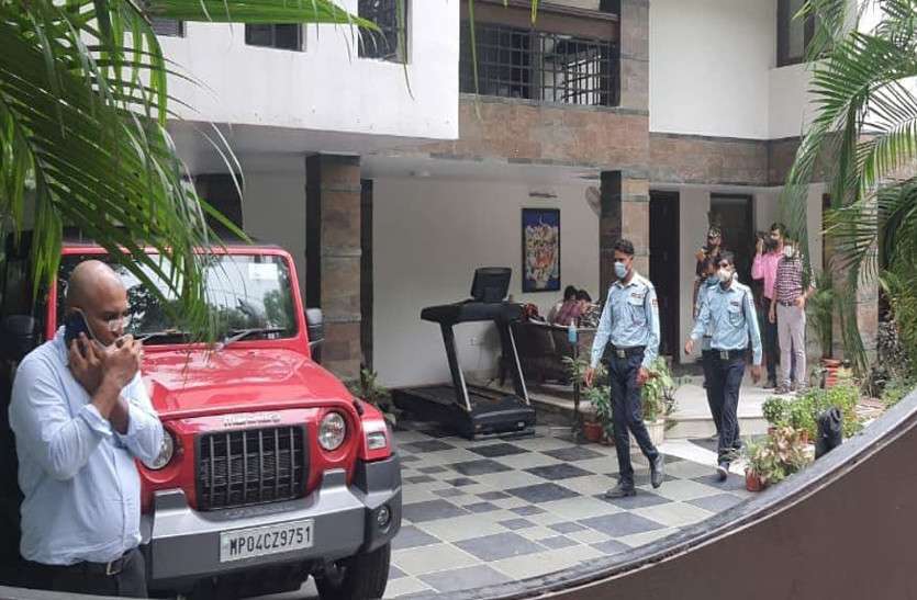 Dainik Bhaskar Income Tax Raid db corp income tax raid Bhaskar Group Income Tax Raid जीएसटी विंग ने खोली भास्कर समूह की टैक्स रिटर्न की फाइलें
