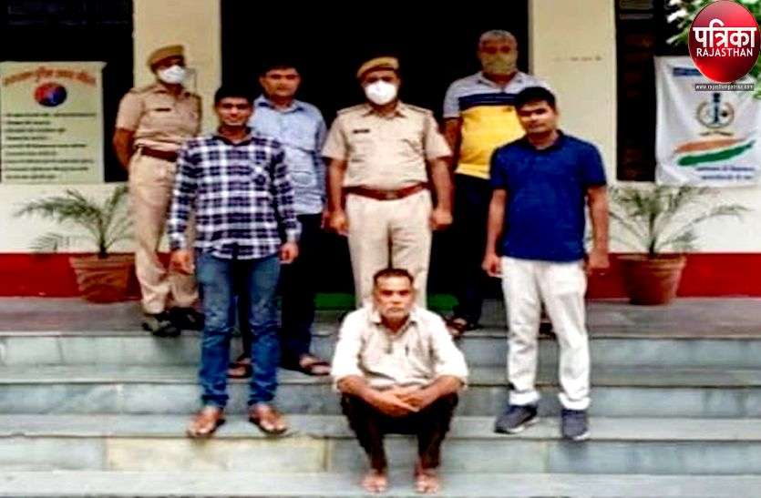 गोदाम पर छापा, नकली पान मसाला, बीड़ी व तंबाकू पकड़ा गोदाम पर छापा, नकली पान मसाला, बीड़ी व तंबाकू पकड़ा