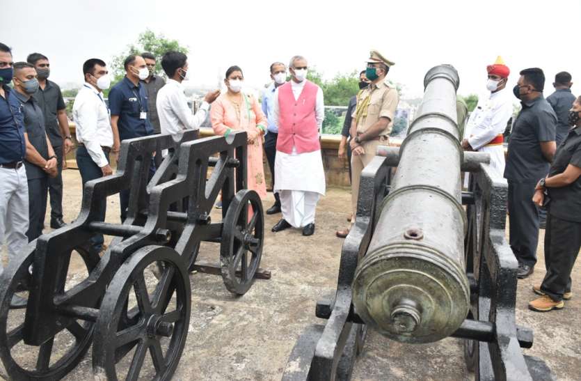 Gujarat: राज्यपाल ने कहा, ऐतिहासिक धरोहरों का संरक्षण आने वाली पीढिय़ों के लिए प्रेरणा Gujarat: राज्यपाल ने कहा, ऐतिहासिक धरोहरों का संरक्षण आने वाली पीढिय़ों के लिए प्रेरणा