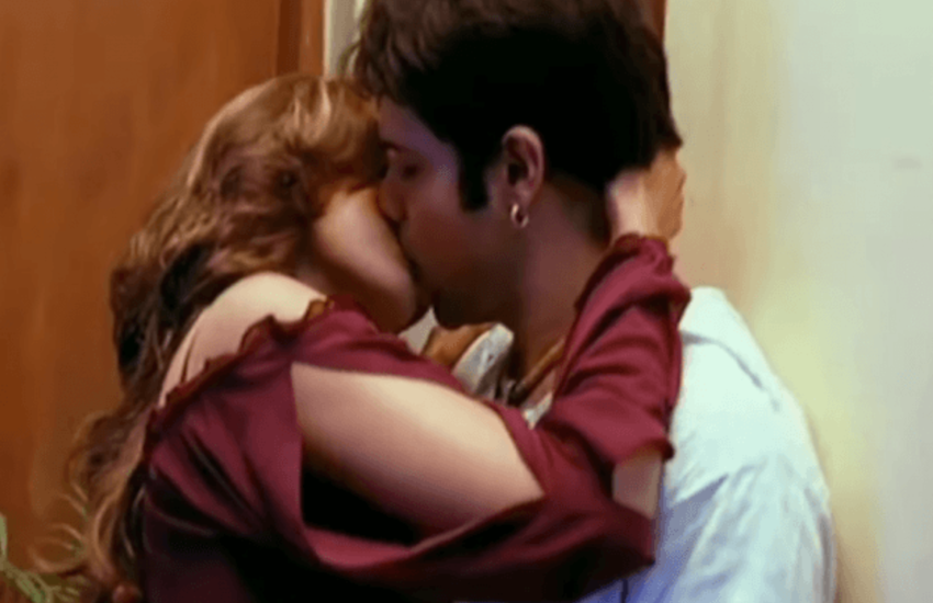 kissing_scene_tanushree.png