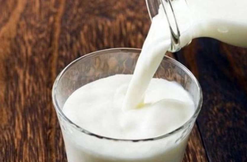 डेयरी के ठेकाकर्मी करेंगे कार्य बहिष्कार डेयरी के ठेकाकर्मी करेंगे कार्य बहिष्कार