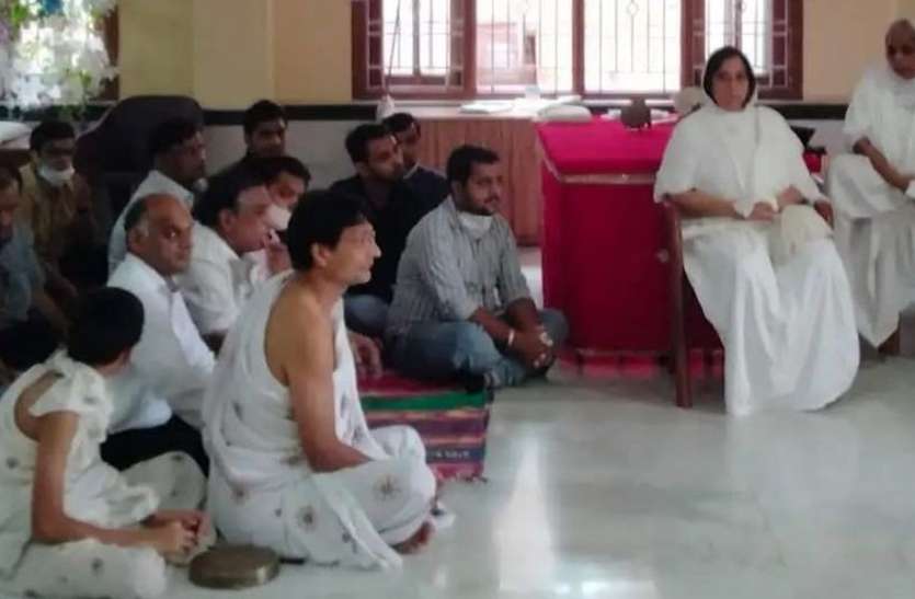 रिश्ते निभाना, ताले से सीखना चाहिए-साध्वी भव्यगुणाश्री रिश्ते निभाना, ताले से सीखना चाहिए-साध्वी भव्यगुणाश्री
