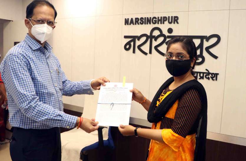 1.jpg मुख्यमंत्री कोविड 19 अनुकम्पा नियुक्ति योजना में 9 लोगों को दिये नियुक्ति पत्र
