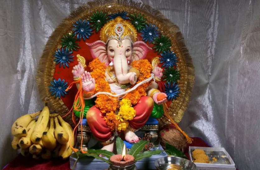 गणेश उत्सव व विसर्जन की गाइडलाइन जारी, गणेश प्रतिमा की ऊंचाई महज 4 फीट तक होगी गणेश उत्सव व विसर्जन की गाइडलाइन जारी, गणेश प्रतिमा की ऊंचाई महज 4 फीट तक होगी