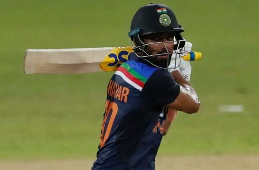 bhuvneshwar_kumar.jpg IND vs SL 3rd T20I : धोनी और पठान के बाद भुवनेश्वर के नाम दर्ज हुआ अनचाहा रिकॉर्ड