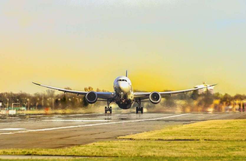 UAE flight कोरोना संकट: यूएई में अंतरराष्ट्रीय उड़ानों को किया रद्द, दो अगस्त तक बढ़ाया निलंबन