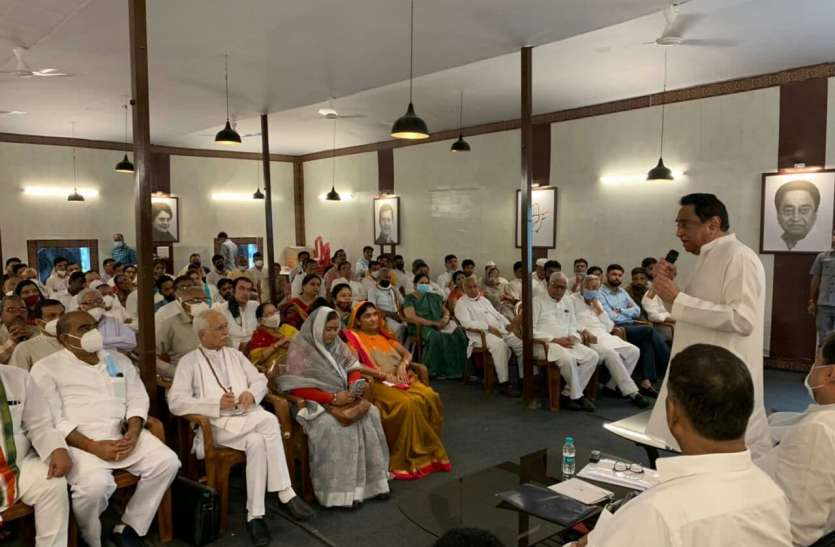 कांग्रेस में उप चुनाव मंथन, निर्दलीय विधायक शेरा ने पत्नी के लिए खण्डवा से की दावेदारी, अरुण यादव भी हैं सक्रिय कांग्रेस में उप चुनाव मंथन, निर्दलीय विधायक शेरा ने पत्नी के लिए खण्डवा से की दावेदारी, अरुण यादव भी हैं सक्रिय