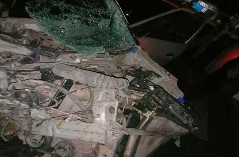 राजस्थान में जयपुर कोटा मार्ग पर दुर्घटना में चार दोस्तों की मौत, एक गम्भीर घायल राजस्थान में जयपुर कोटा मार्ग पर दुर्घटना में चार दोस्तों की मौत, एक गम्भीर घायल