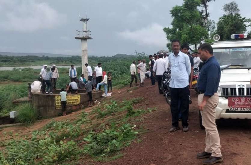 जगर बांध में आवक जारी, साढ़े 16 फीट पर पहुंचा जल स्तर जगर बांध में आवक जारी, साढ़े 16 फीट पर पहुंचा जल स्तर