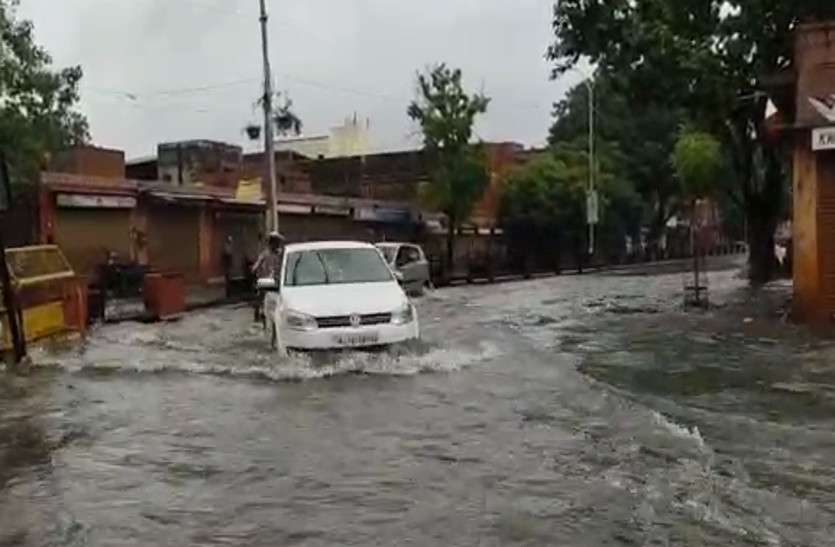 rain_in_jaipur.jpg जयपुर में रातभर से मध्यम से तेज बारिश का दौर जारी, मौसम विभाग ने जारी किया अलर्ट