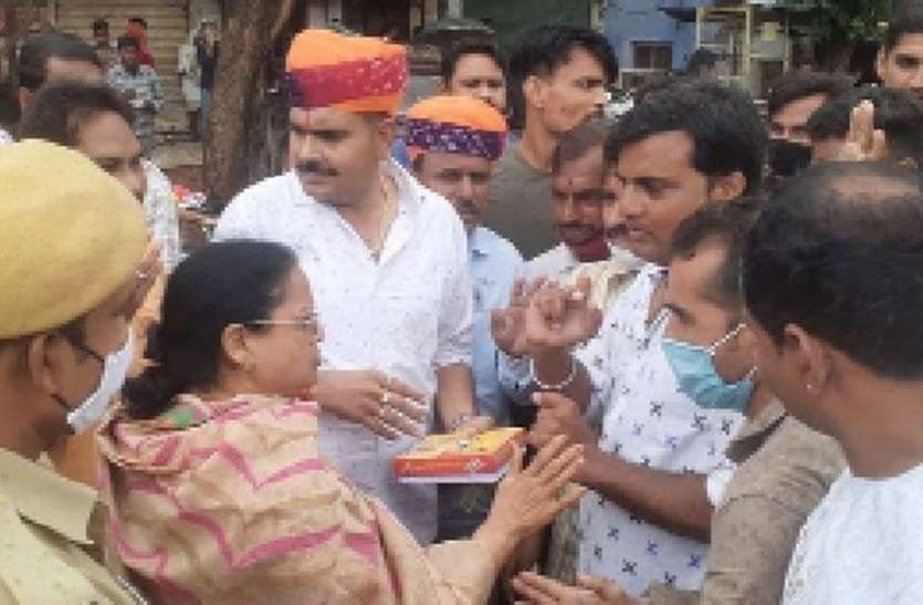 विरोध के बाद तोड़ी नाली, अतिक्रमण रोका विरोध के बाद तोड़ी नाली, अतिक्रमण रोका