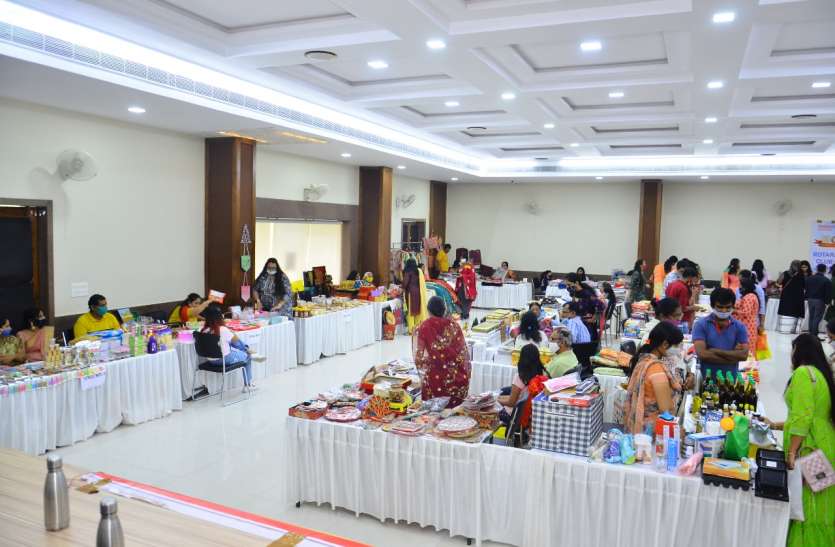 INDUSTRY--महिलाओं ने मनाया राखी उत्सव कार्यक्रम INDUSTRY--महिलाओं ने मनाया राखी उत्सव कार्यक्रम