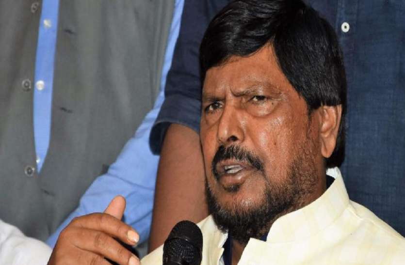 भाजपा से टक्कर लेना किसी के बस की बात नहीं, दलित-ब्राह्मण सब भाजपा संग : रामदास आठवले भाजपा से टक्कर लेना किसी के बस की बात नहीं, दलित-ब्राह्मण सब भाजपा संग : रामदास आठवले