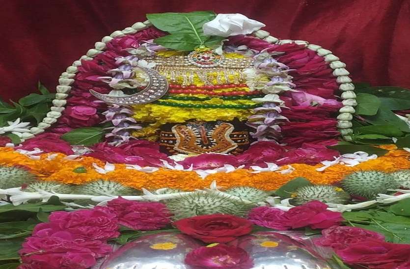 आज सर्वार्थ सिद्धि योग के शुभ संयोग में होगी शिव आराधना आज सर्वार्थ सिद्धि योग के शुभ संयोग में होगी शिव आराधना