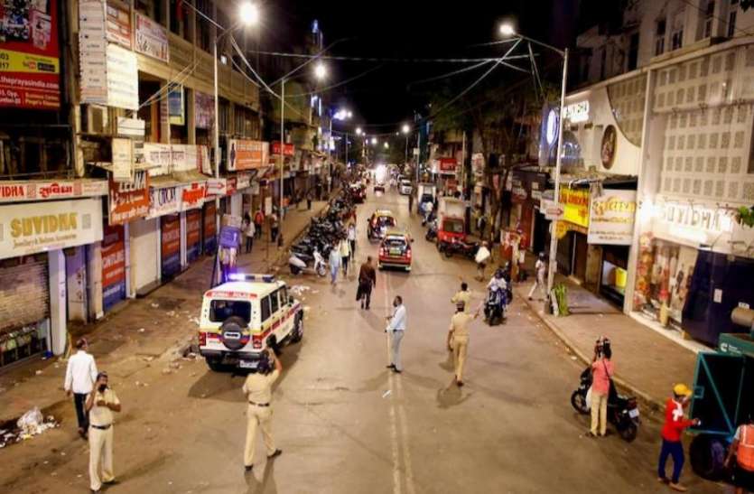 mumbai.jpeg महाराष्ट्र: उद्धव सरकार ने लॉकडाउन प्रतिबंधों में दी ढील, रात 8 बजे तक खुलेंगी दुकानें