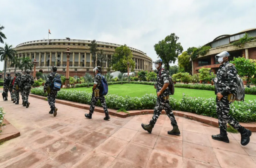 parliament.png संसद परिसर में अचानक आ गिरी एक कटी पतंग, सुरक्षाकर्मियों में मचा हड़कंप