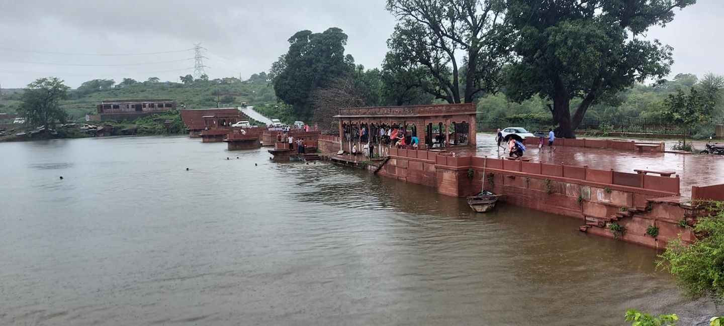 झूमकर बरसे बदराओं ने करौली जिले में पिछले वर्ष के आंकड़े को इतना पीछे छोड़ा...