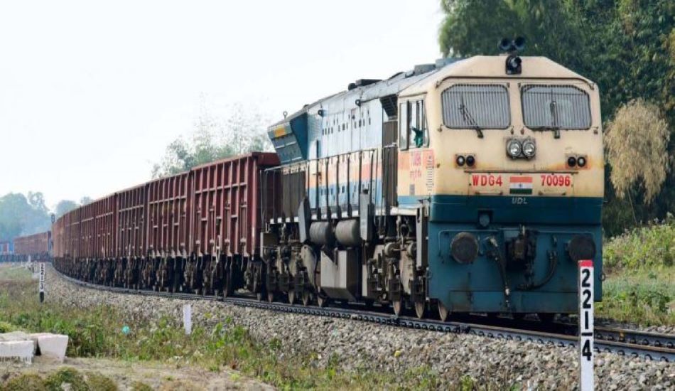 RAILWAY--रेलवे को एक साल में 11 करोड़ की आय