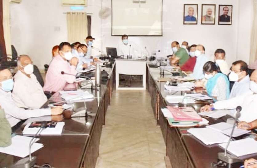 Collector जिला कलक्टर की पहल: प्रशासन गावों के संग अभियान से पहले ही ग्रामीणों को मिल रही राहत