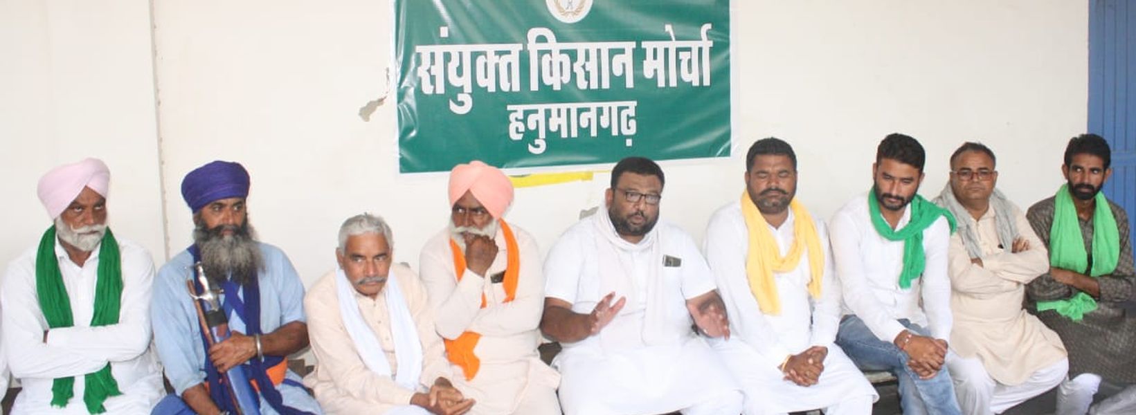 फटे कुर्ते की चर्चा, जिनकी जान गई उनका जिक्र तक नहीं