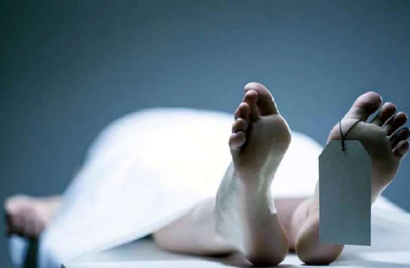 महिला की चौथी मंजिल से गिरने से मौत महिला की अपार्टमेंट की चौथी मंजिल से गिरने से मौत