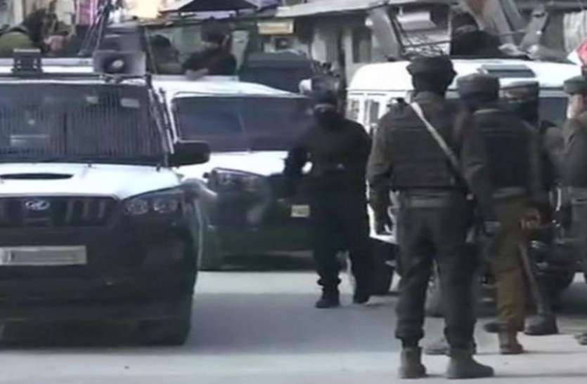 jammu_terror_attack.jpg Jammu-Kashmir: आतंकियों ने श्रीनगर में सुरक्षा बलों पर किया ग्रेनेड हमला, 5 नागरिक घायल