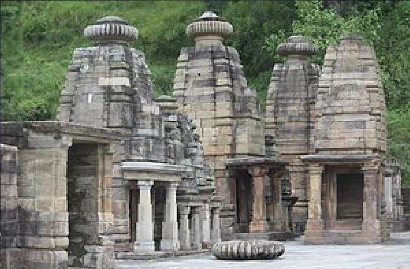 temples near Katarmal Sun Temple Almora Uttarakhand