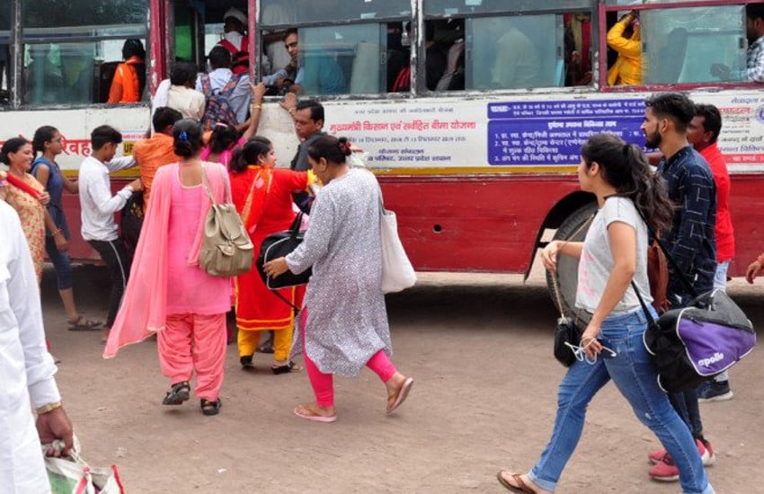 Double buses will run with free travel for women on Raksha Bandhan | Raksha  Bandhan 2021 : बहनों को मुफ्त बस यात्रा के साथ प्रमुख रूटों पर दोगुनी बसें  उतारेगा रोडवेज विभाग | Patrika News