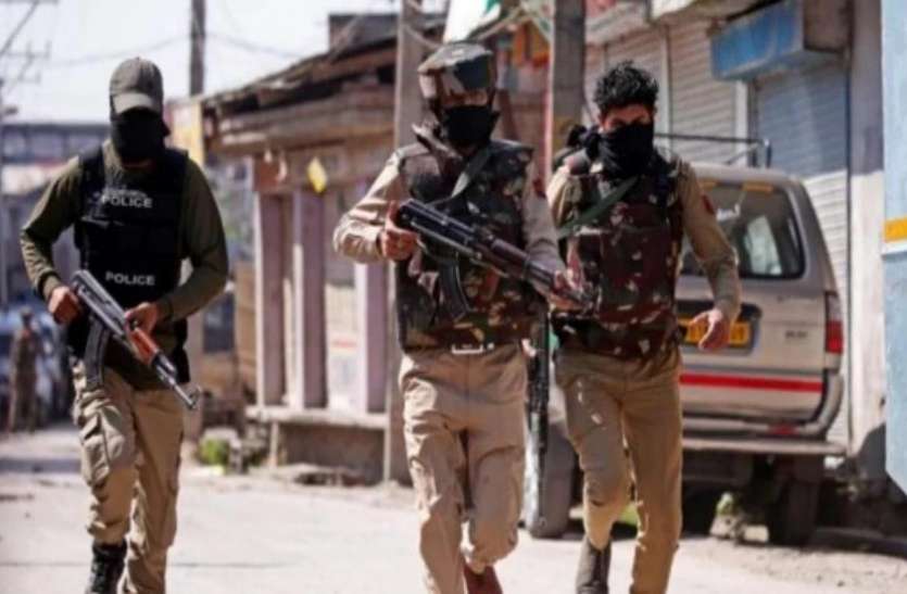 jk_police.jpg स्वतंत्रता दिवस से ठीक पहले बड़ी आतंकी साजिश नाकाम, जैश-ए-मोहम्मद के 4 आतंकी गिरफ्तार