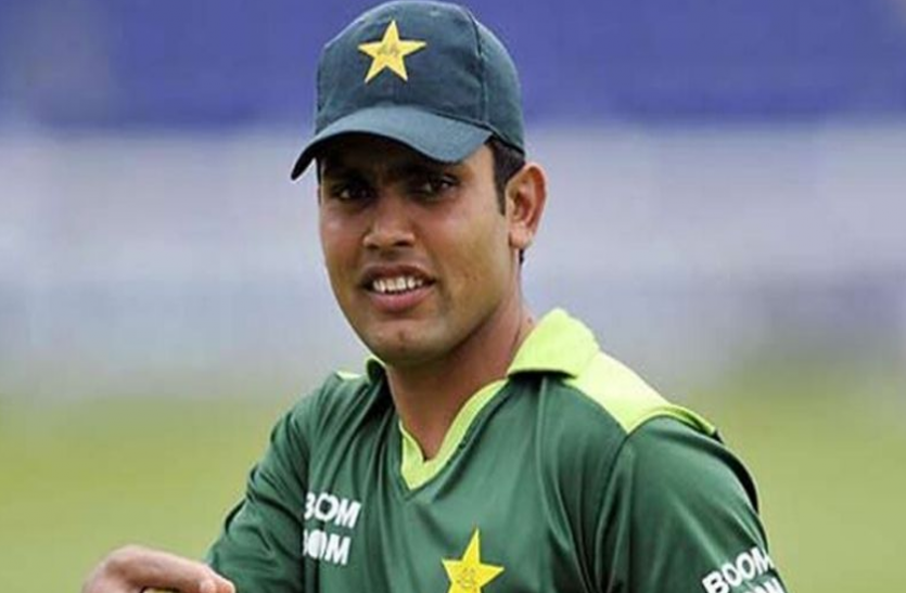 kamran_akmal.png पाकिस्तानी क्रिकेटर कामरान अकमल ने लिखी इंडिपेंडेंस डे की गलत स्पैलिंग, लोगों ने उड़ाया मजाक, किए ऐसे कमेंट्स