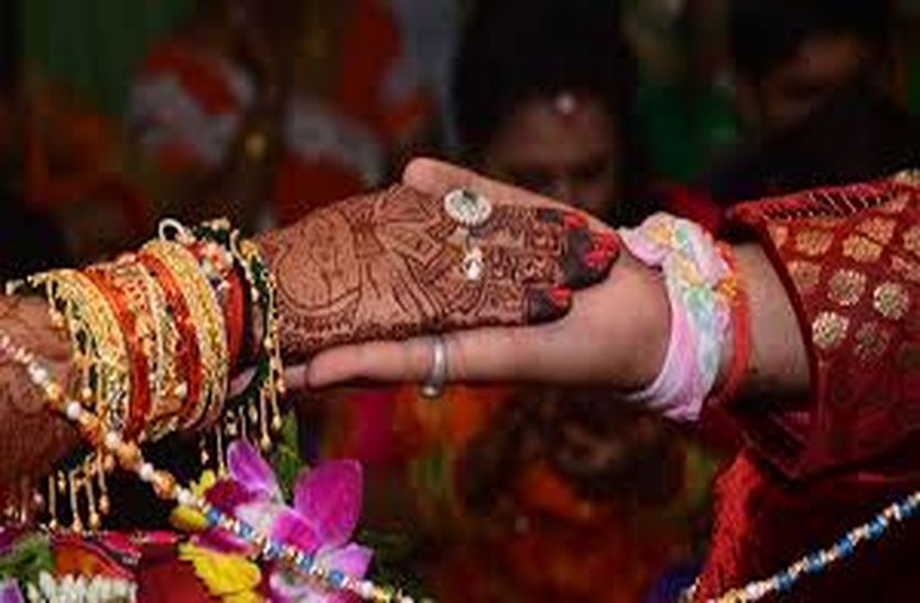छह साल की बेटी की मां को अविवाहित बताकर शादी के नाम पर ठगे 4.96 लाख रुपए