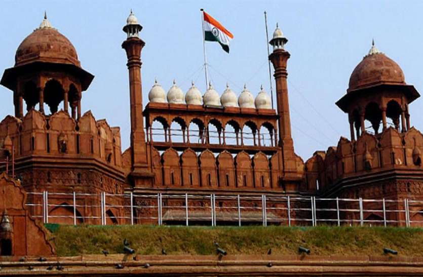 red-fort.jpg Independence Day 2021: 75वां स्वतंत्रता दिवस होगा बेहद खास, पहली बार लाल किला पर हेलीकॉप्टर्स करेंगे पुष्पवर्षा