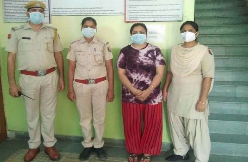 महिला तस्कर सहित दो जने गिरफ्तार महिला तस्कर सहित दो जने गिरफ्तार