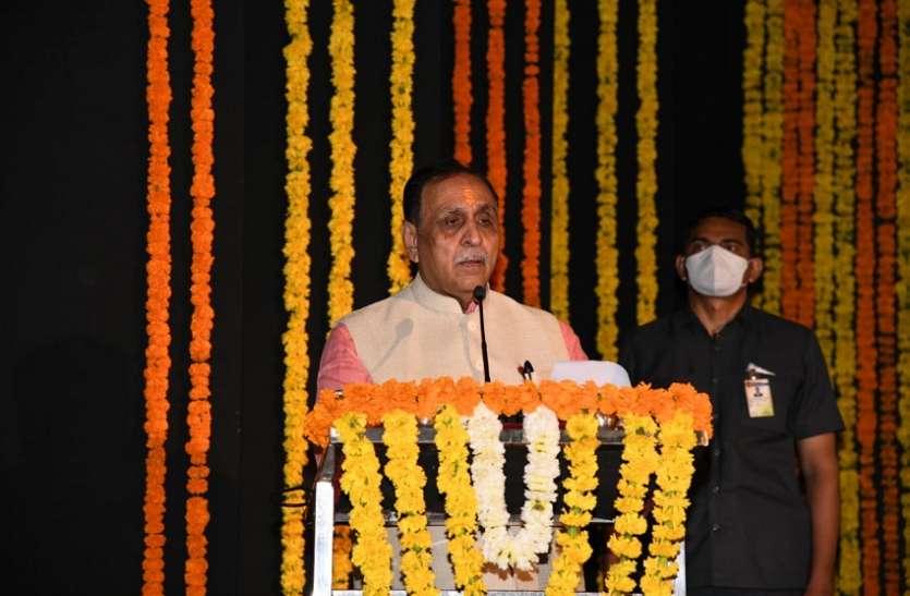 सोमनाथ की गरिमा को बहाल करने के लिए राज्य सरकार प्रतिबद्ध : रूपाणी सोमनाथ की गरिमा को बहाल करने के लिए राज्य सरकार प्रतिबद्ध : रूपाणी